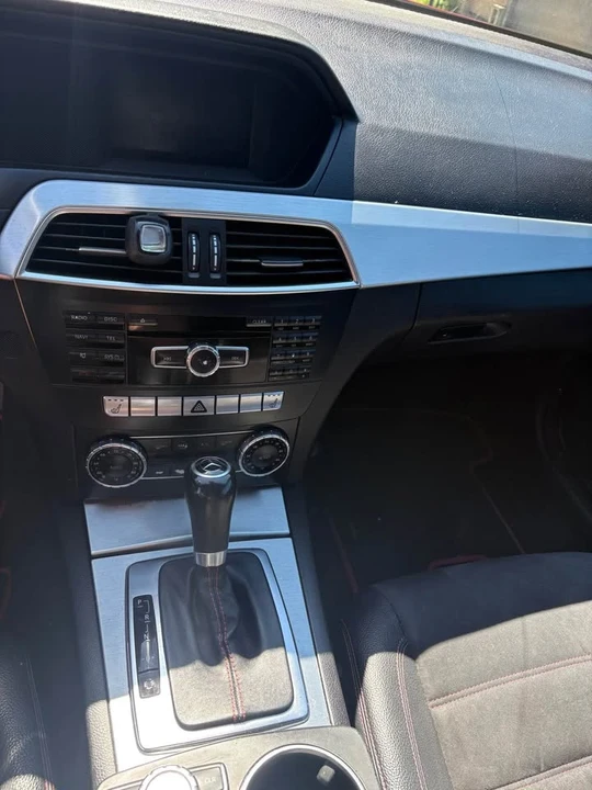 2013 Mercedes-Benz W204 C-Class - Image 12 of 19