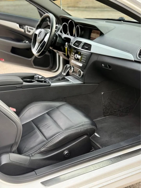 2013 Mercedes-Benz W204 C-Class - Image 10 of 12