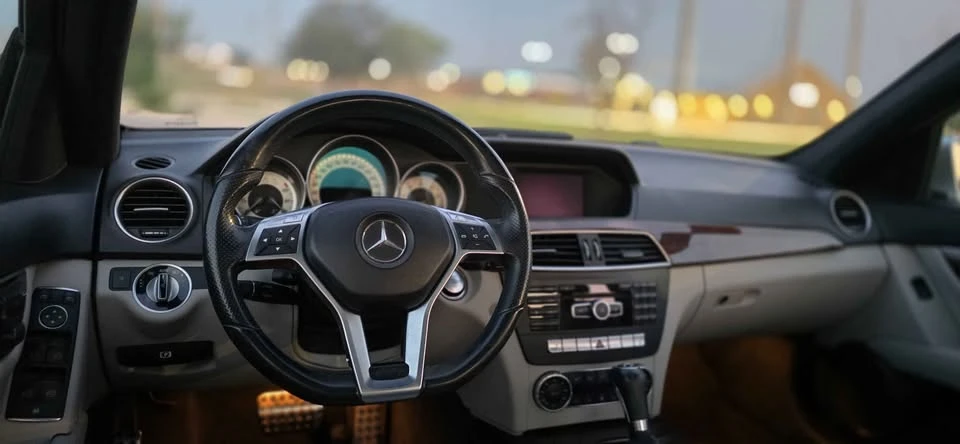2013 Mercedes-Benz W204 C-Class - Image 10 of 19