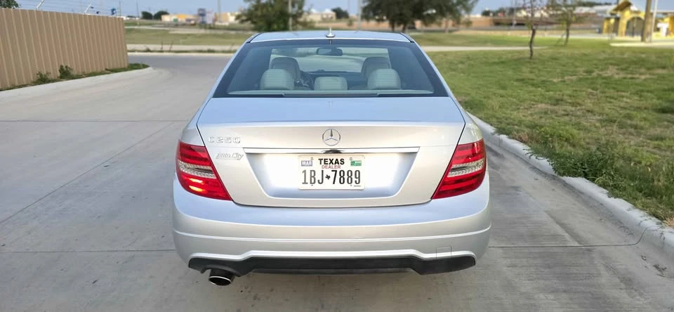 2013 Mercedes-Benz W204 C-Class - Image 4 of 19