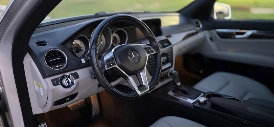 2013 Mercedes-Benz W204 C-Class - Image 9 of 18