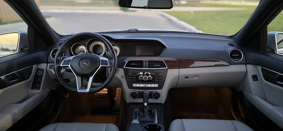 2013 Mercedes-Benz W204 C-Class - Image 10 of 18