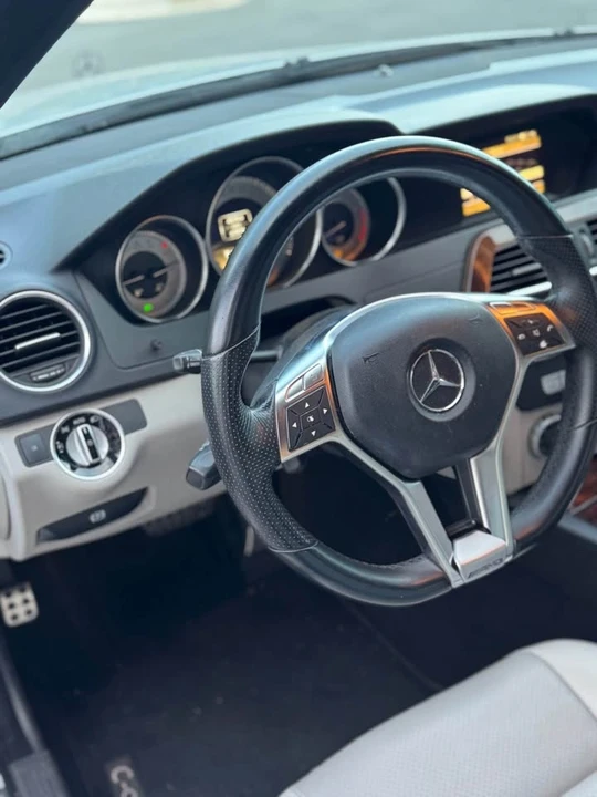 2013 Mercedes-Benz W204 C-Class - Image 10 of 11