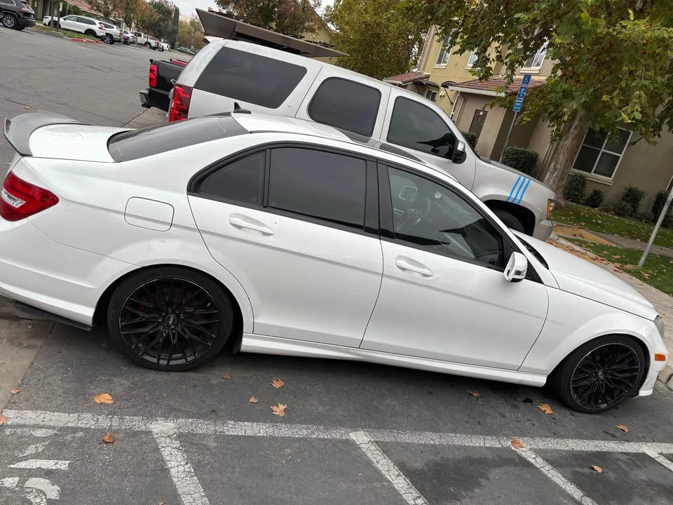 2013 Mercedes-Benz W204 C-Class - Image 2 of 4