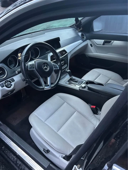 2013 Mercedes-Benz W204 C-Class - Image 7 of 9