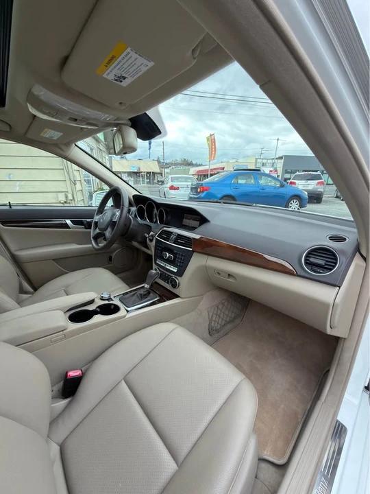 2013 Mercedes-Benz W204 C-Class - Image 13 of 19