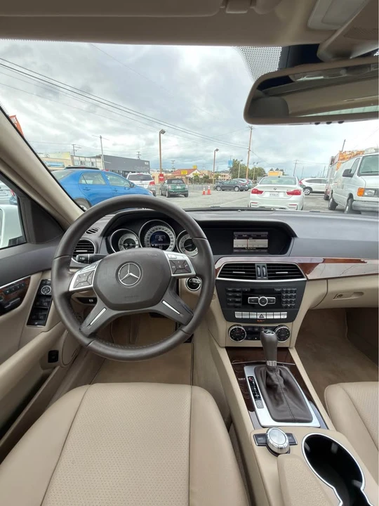 2013 Mercedes-Benz W204 C-Class - Image 11 of 19