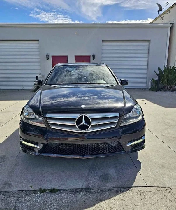 2013 Mercedes-Benz W204 C-Class - Image 8 of 15