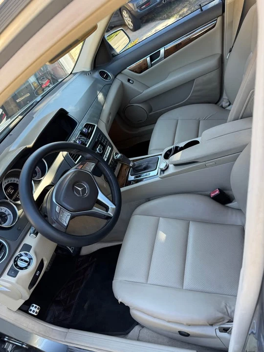 2013 Mercedes-Benz W204 C-Class - Image 9 of 20