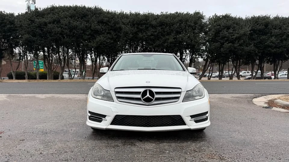2013 Mercedes-Benz W204 C-Class - Image 3 of 14
