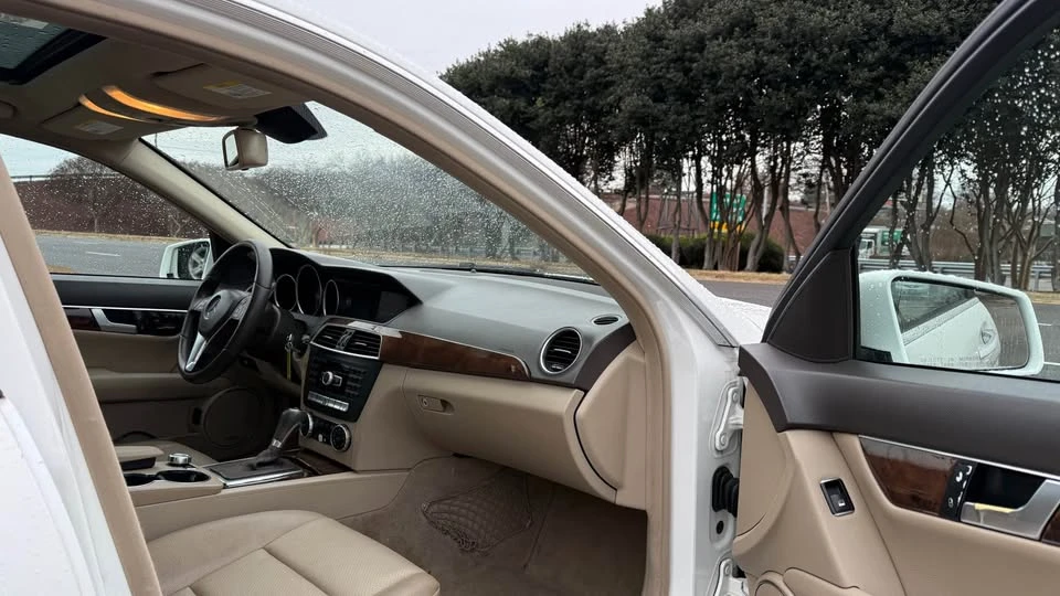 2013 Mercedes-Benz W204 C-Class - Image 13 of 14