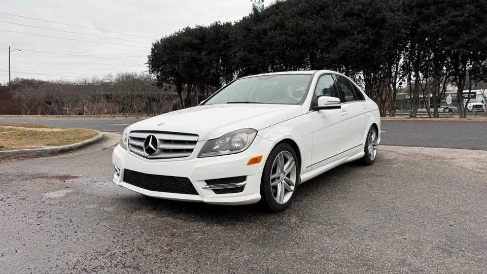 2013 Mercedes-Benz W204 C-Class - Image 2 of 14