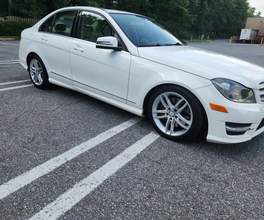 2013 Mercedes-Benz W204 C-Class - Image 3 of 9