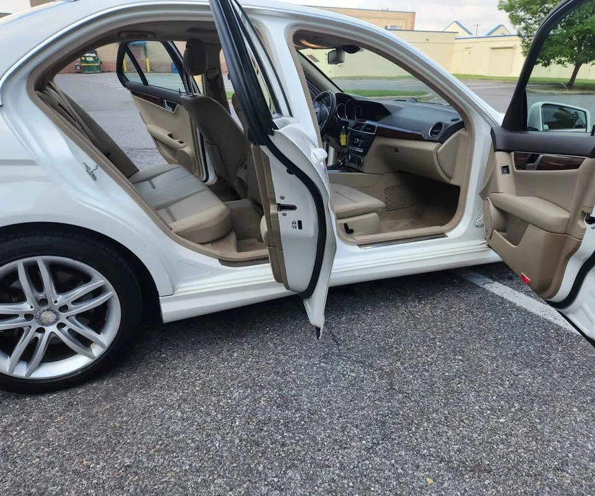 2013 Mercedes-Benz W204 C-Class - Image 9 of 9
