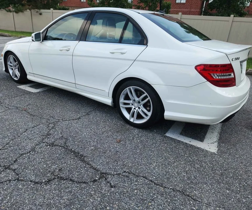 2013 Mercedes-Benz W204 C-Class - Image 4 of 9