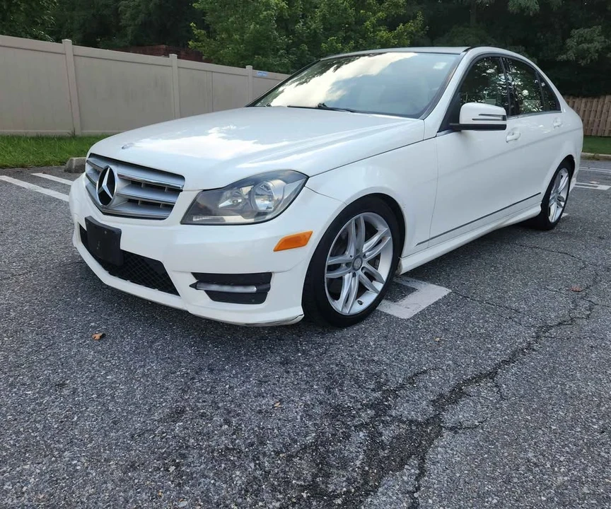 2013 Mercedes-Benz W204 C-Class - Image 2 of 9