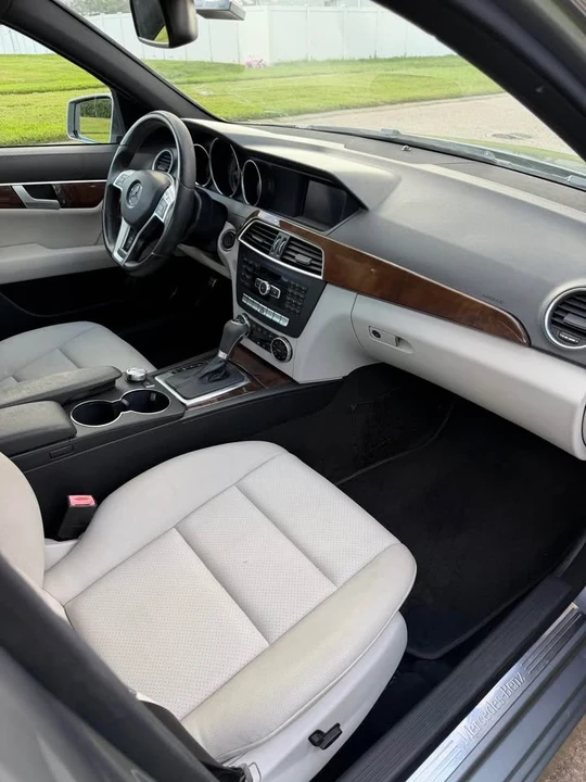 2013 Mercedes-Benz W204 C-Class - Image 16 of 17