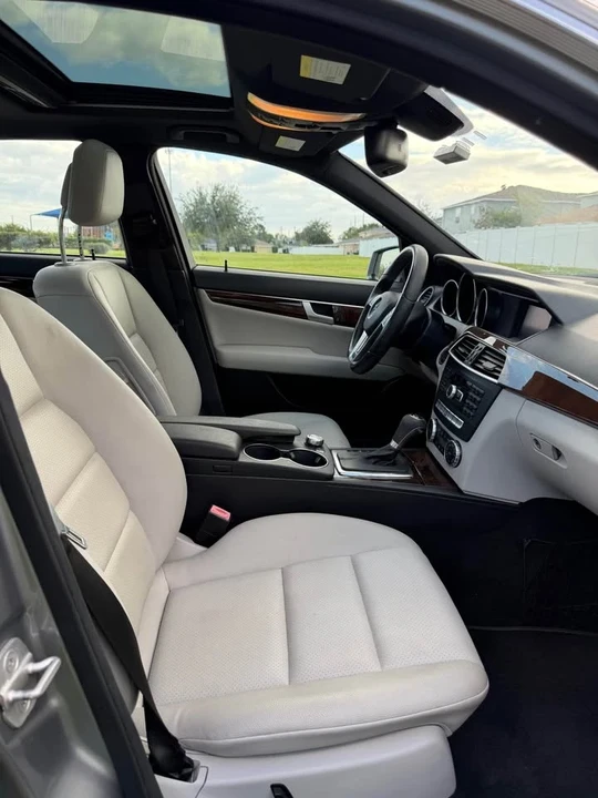 2013 Mercedes-Benz W204 C-Class - Image 15 of 17