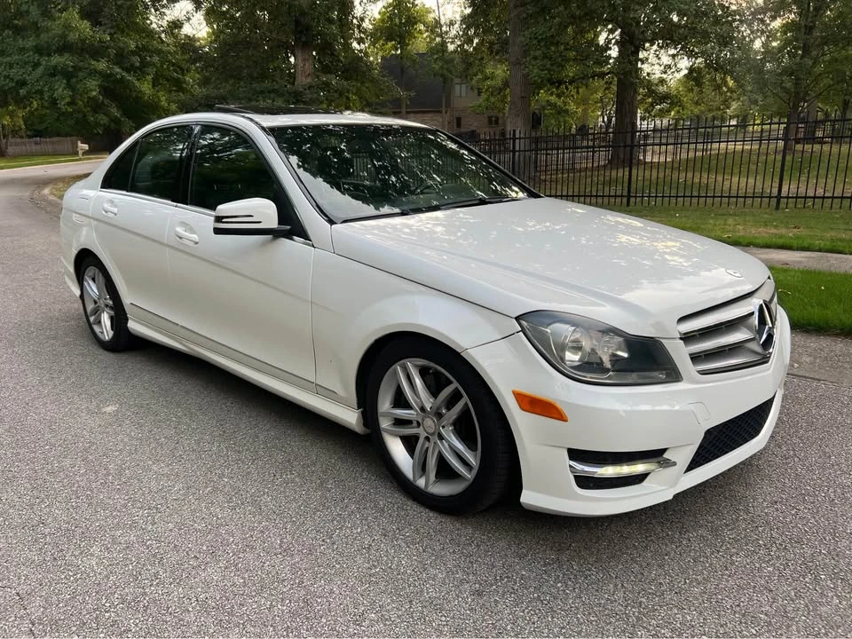 2013 Mercedes-Benz W204 C-Class - Image 3 of 15