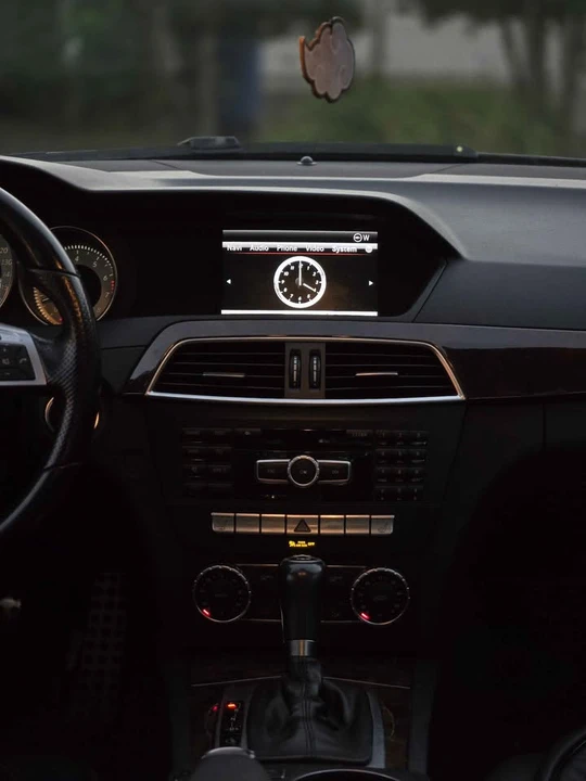 2013 Mercedes-Benz W204 C-Class - Image 11 of 15