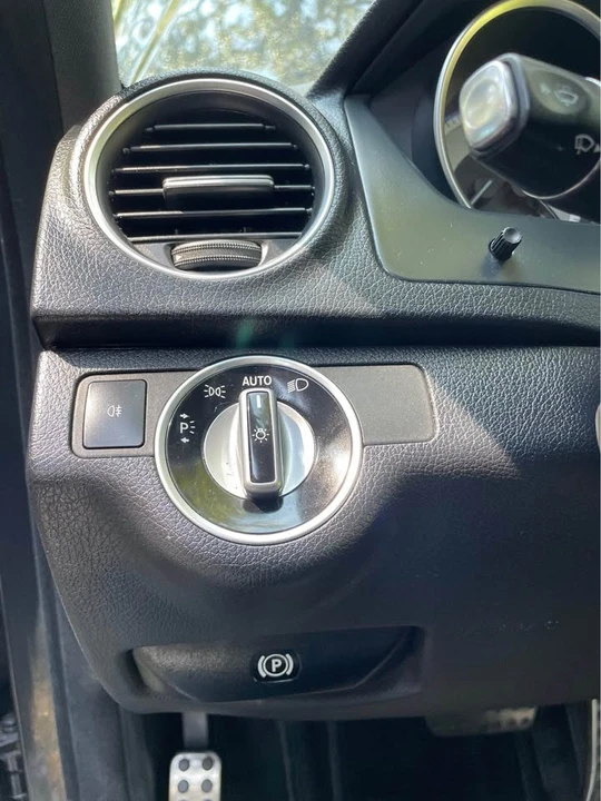 2013 Mercedes-Benz W204 C-Class - Image 18 of 19