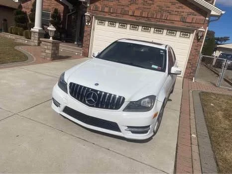 2013 Mercedes-Benz W204 C-Class - Image 2 of 16