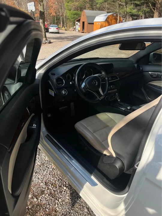 2013 Mercedes-Benz W204 C-Class - Image 13 of 16