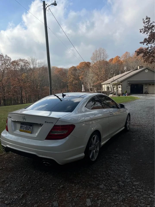 2013 Mercedes-Benz W204 C-Class - Image 4 of 16