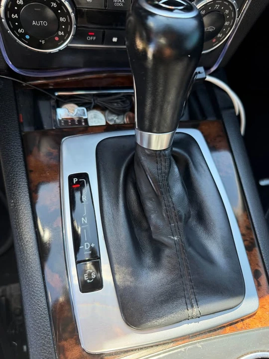 2013 Mercedes-Benz W204 C-Class - Image 12 of 16