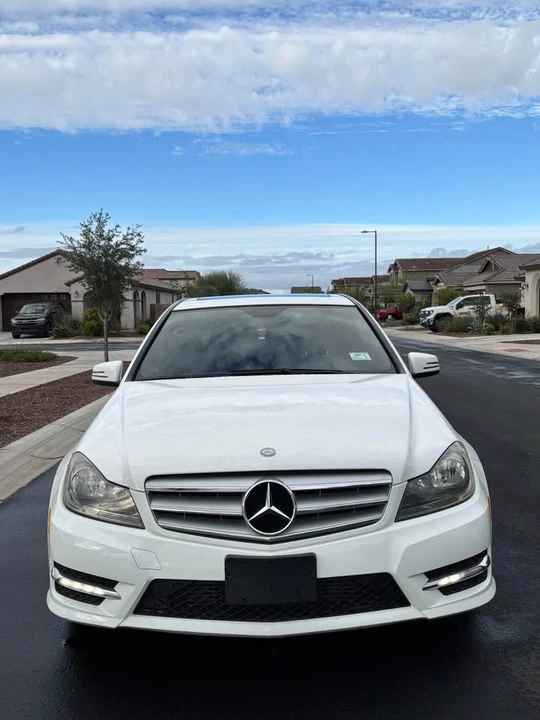2013 Mercedes-Benz W204 C-Class - Image 2 of 17