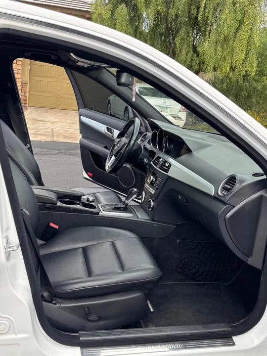 2013 Mercedes-Benz W204 C-Class - Image 16 of 17