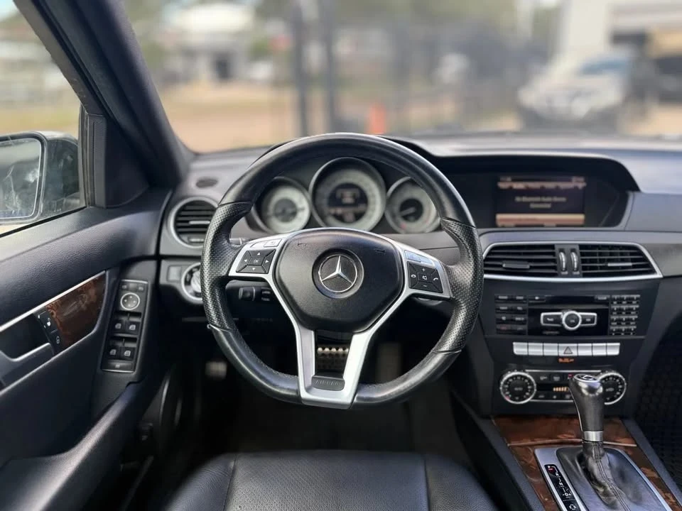 2013 Mercedes-Benz W204 C-Class - Image 14 of 19