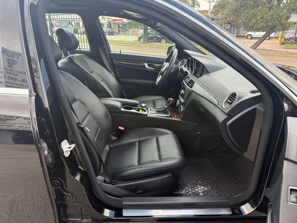 2013 Mercedes-Benz W204 C-Class - Image 9 of 19