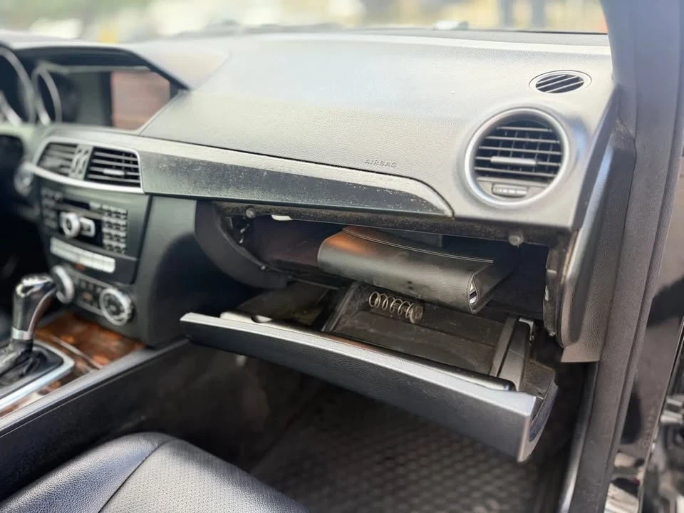 2013 Mercedes-Benz W204 C-Class - Image 12 of 19