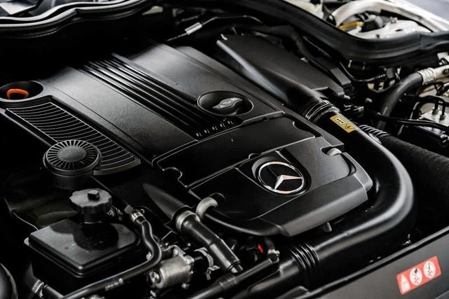 2013 Mercedes-Benz W204 C-Class - Image 16 of 17
