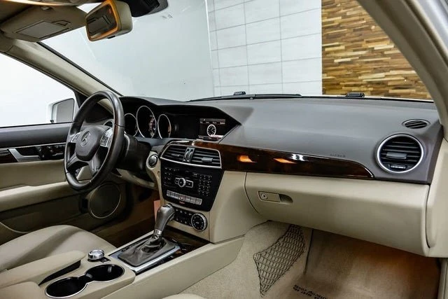 2013 Mercedes-Benz W204 C-Class - Image 7 of 17
