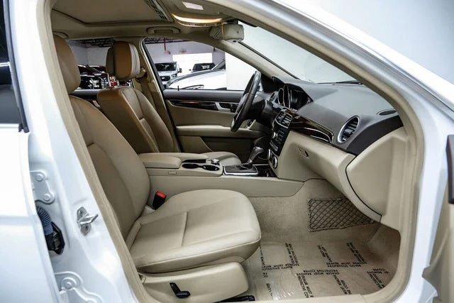 2013 Mercedes-Benz W204 C-Class - Image 13 of 17