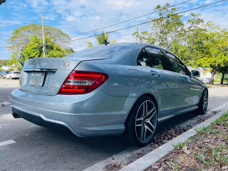 2013 Mercedes-Benz W204 C-Class - Image 9 of 15