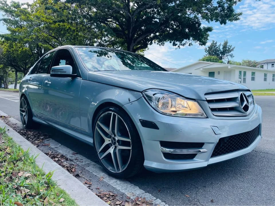 2013 Mercedes-Benz W204 C-Class - Image 10 of 15