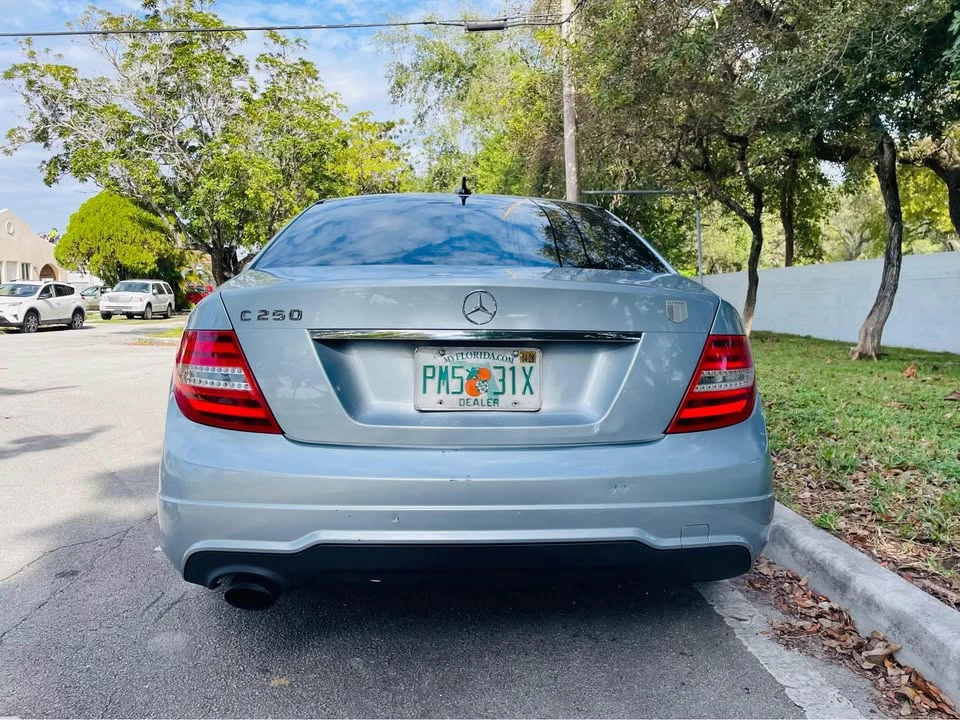2013 Mercedes-Benz W204 C-Class - Image 11 of 15