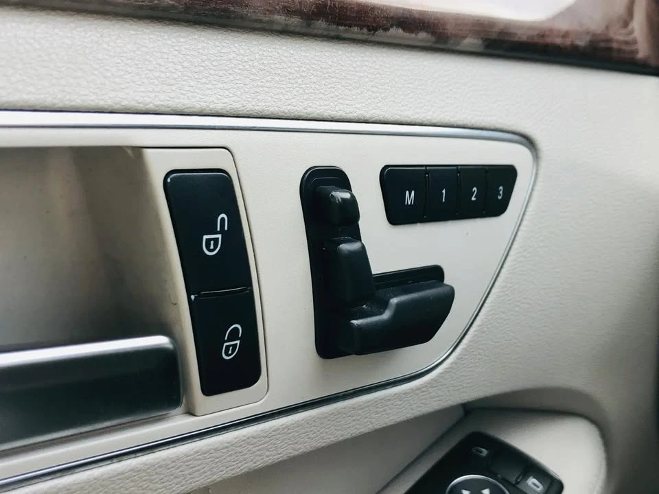 2013 Mercedes-Benz W212 E-Class - Image 17 of 20