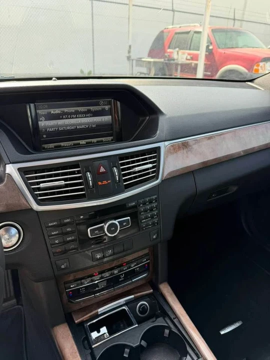 2013 Mercedes-Benz W212 E-Class - Image 5 of 15
