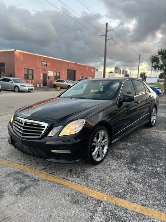 2013 Mercedes-Benz W212 E-Class - Image 2 of 11