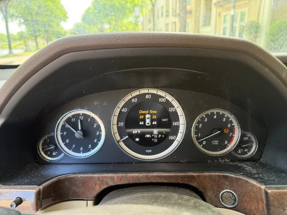 2013 Mercedes-Benz W212 E-Class - Image 17 of 19