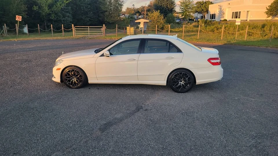 2013 Mercedes-Benz W212 E-Class - Image 2 of 17