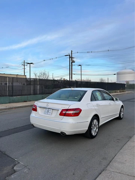 2013 Mercedes-Benz W212 E-Class - Image 5 of 12