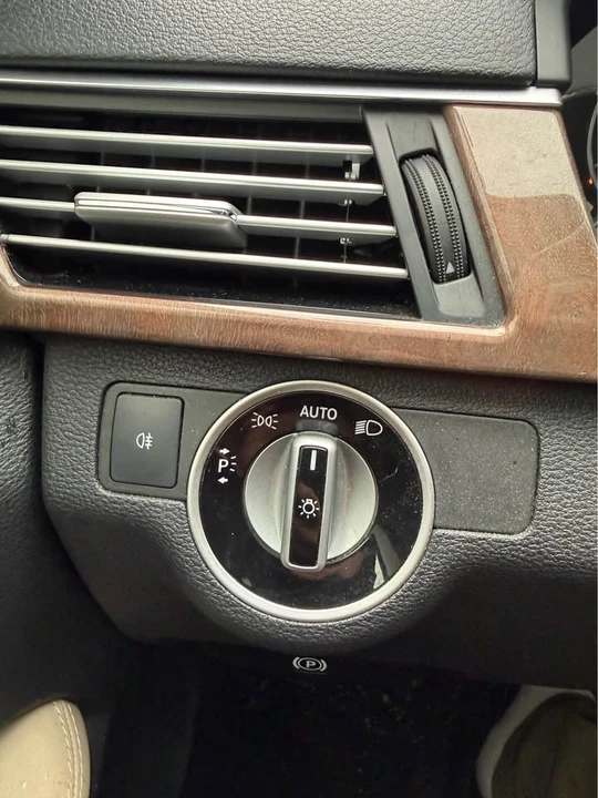 2013 Mercedes-Benz W212 E-Class - Image 18 of 20