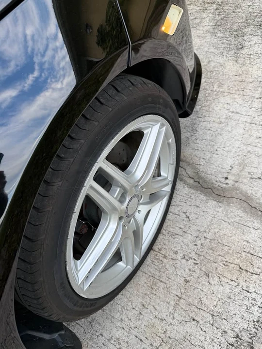 2013 Mercedes-Benz W212 E-Class - Image 9 of 14