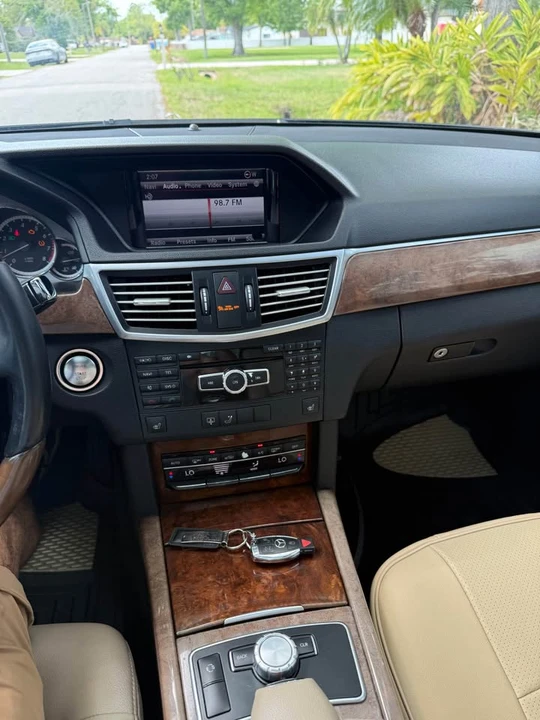 2013 Mercedes-Benz W212 E-Class - Image 6 of 13