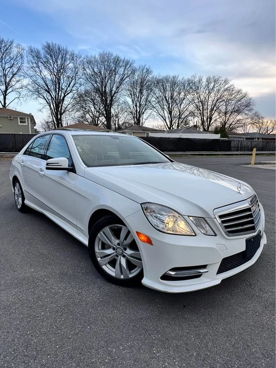 2013 Mercedes-Benz W212 E-Class - Image 2 of 15